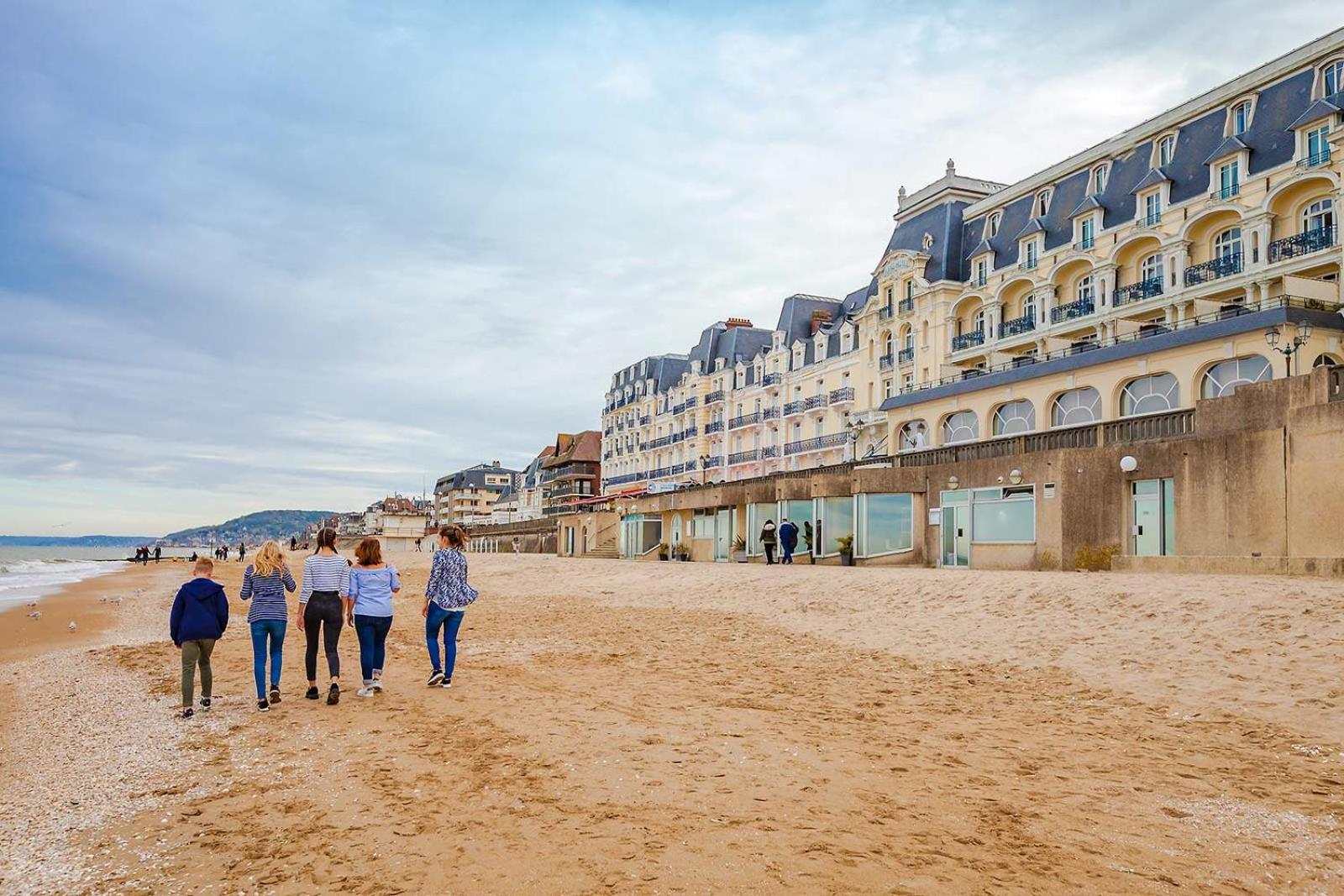Joyful Tiny House Seaside Cabourg